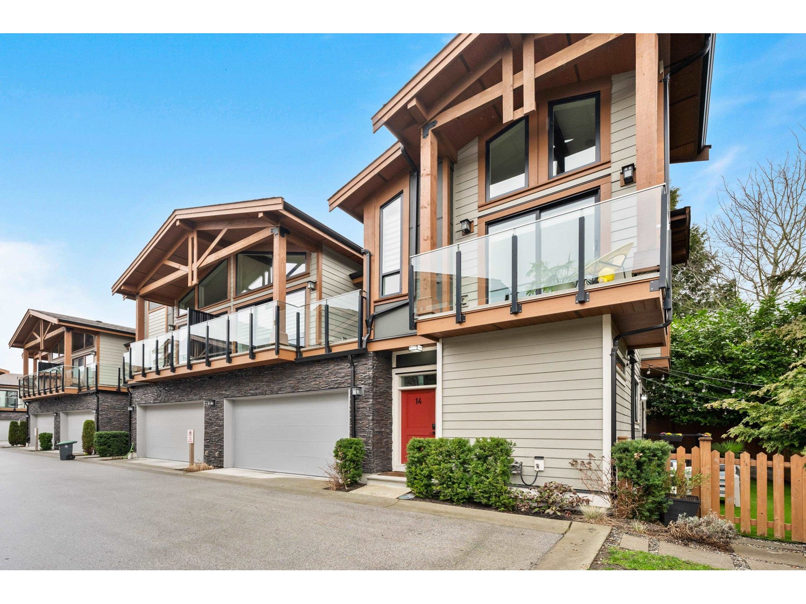 Property at 14 1454 162B STREET image 2
