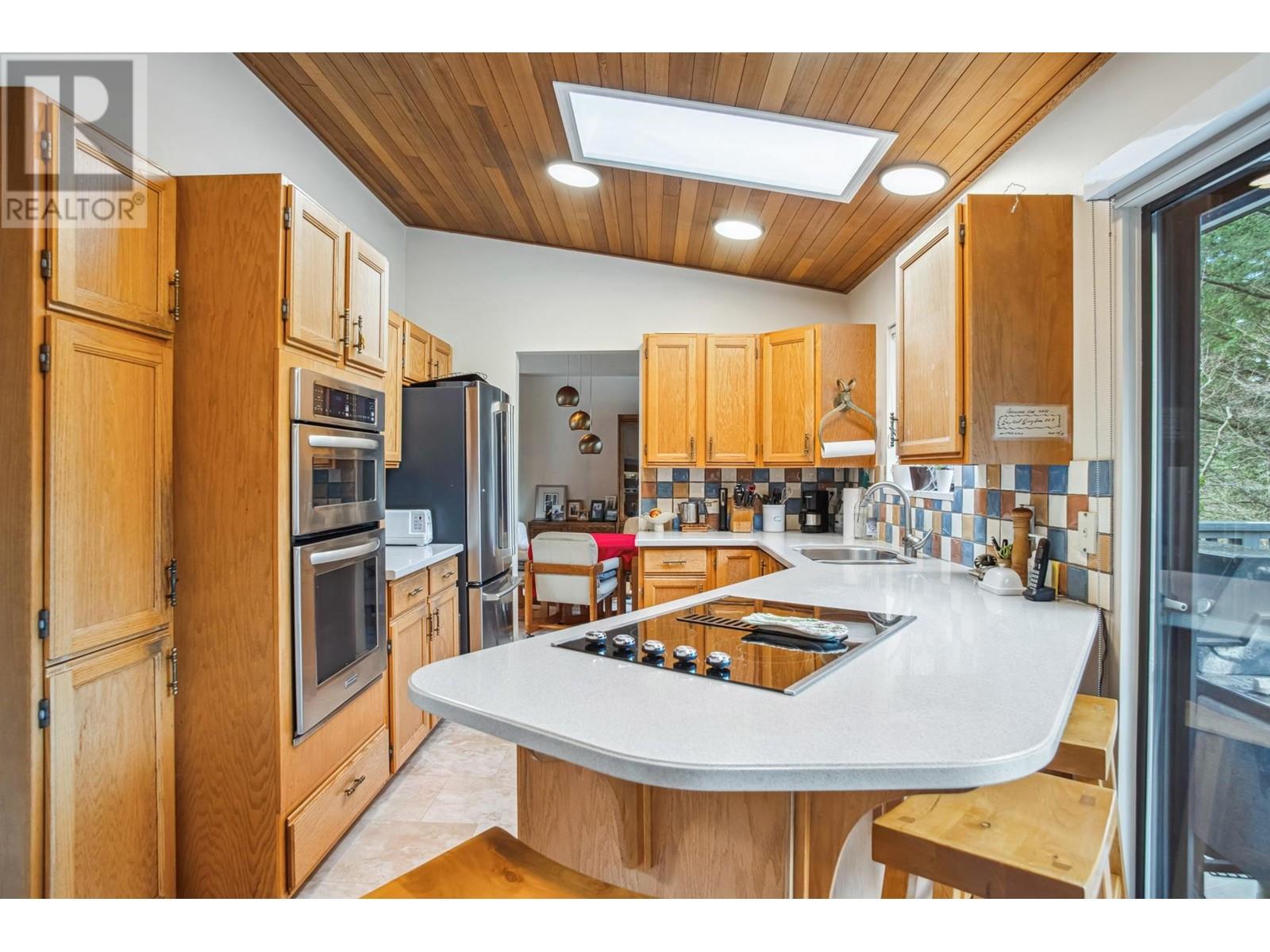 4131 Fircrest Place, North Vancouver, British Columbia  V7K 3A2 - Photo 11 - R2978022