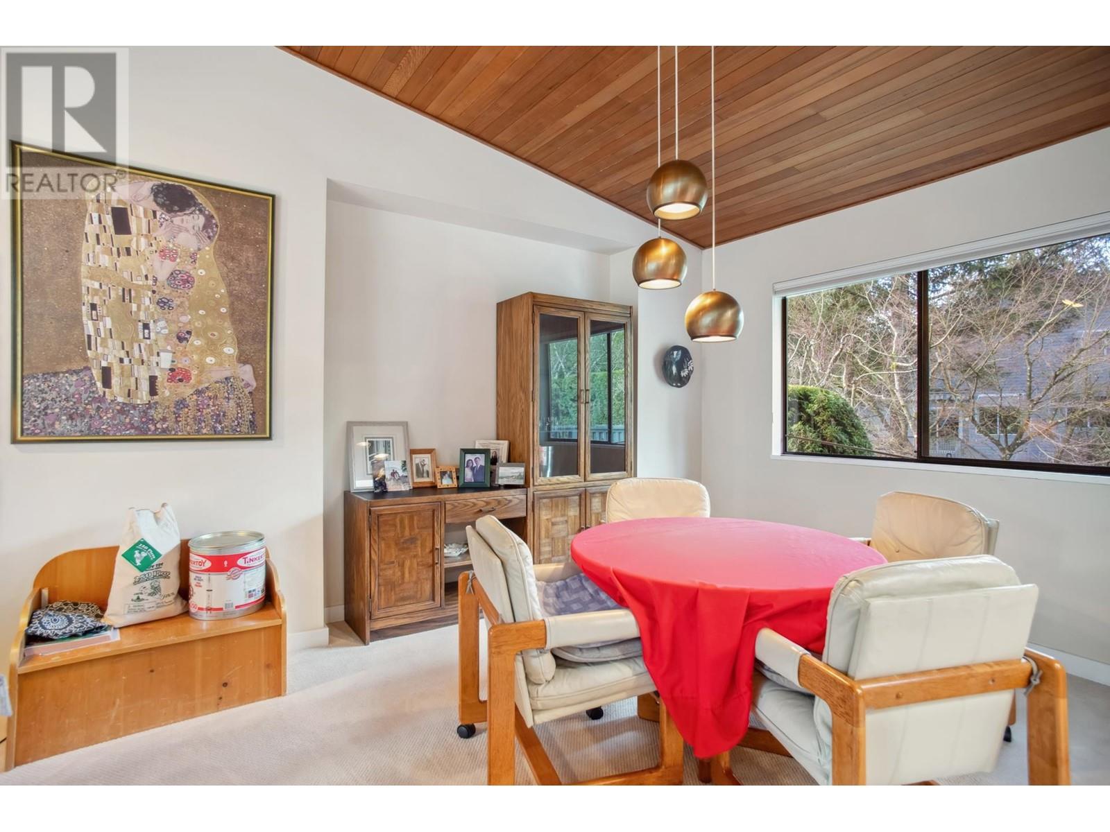 4131 Fircrest Place, North Vancouver, British Columbia  V7K 3A2 - Photo 8 - R2978022