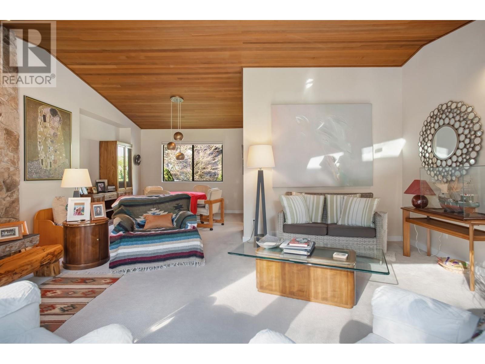 4131 Fircrest Place, North Vancouver, British Columbia  V7K 3A2 - Photo 7 - R2978022