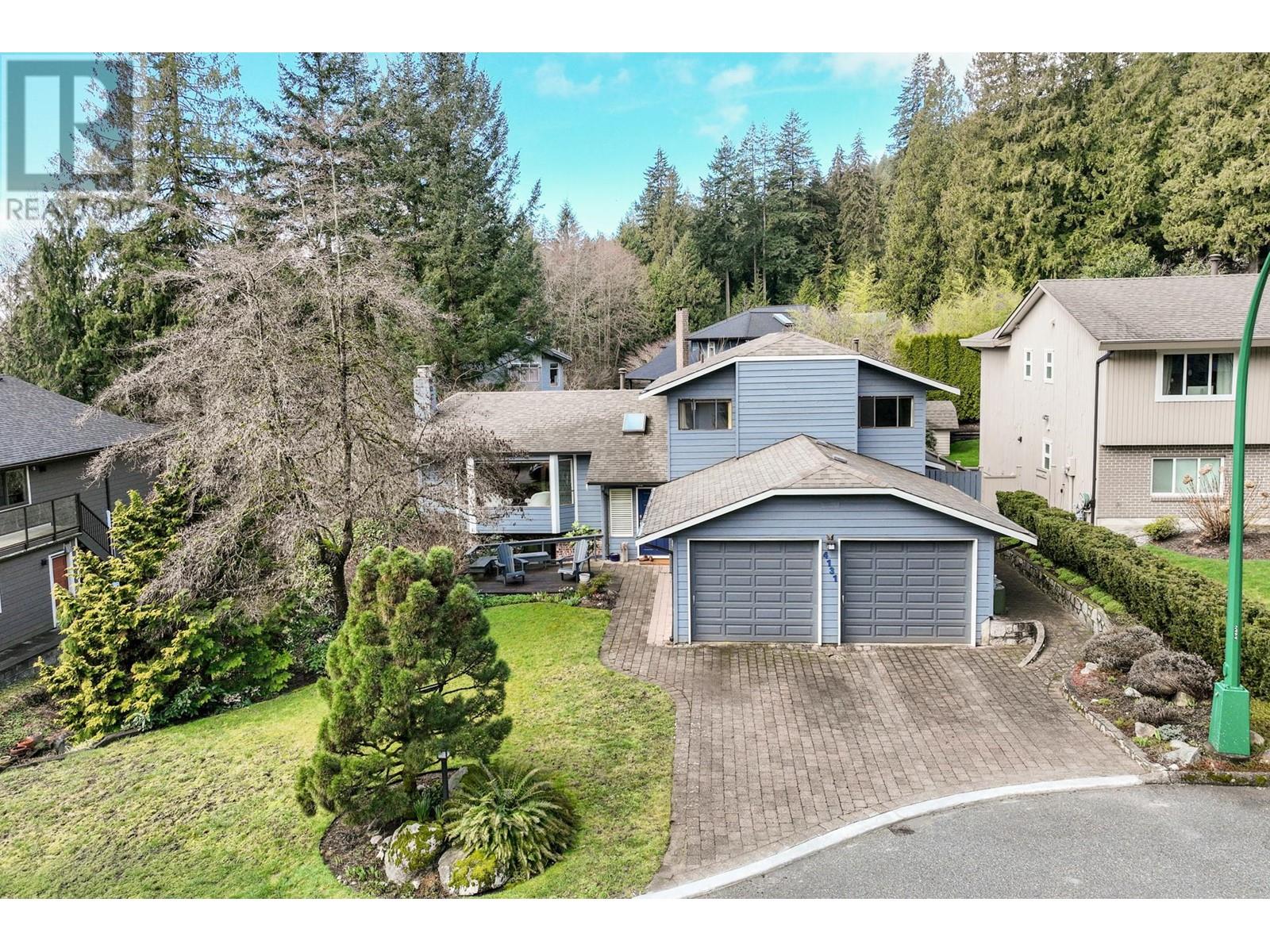 4131 Fircrest Place, North Vancouver, British Columbia  V7K 3A2 - Photo 1 - R2978022