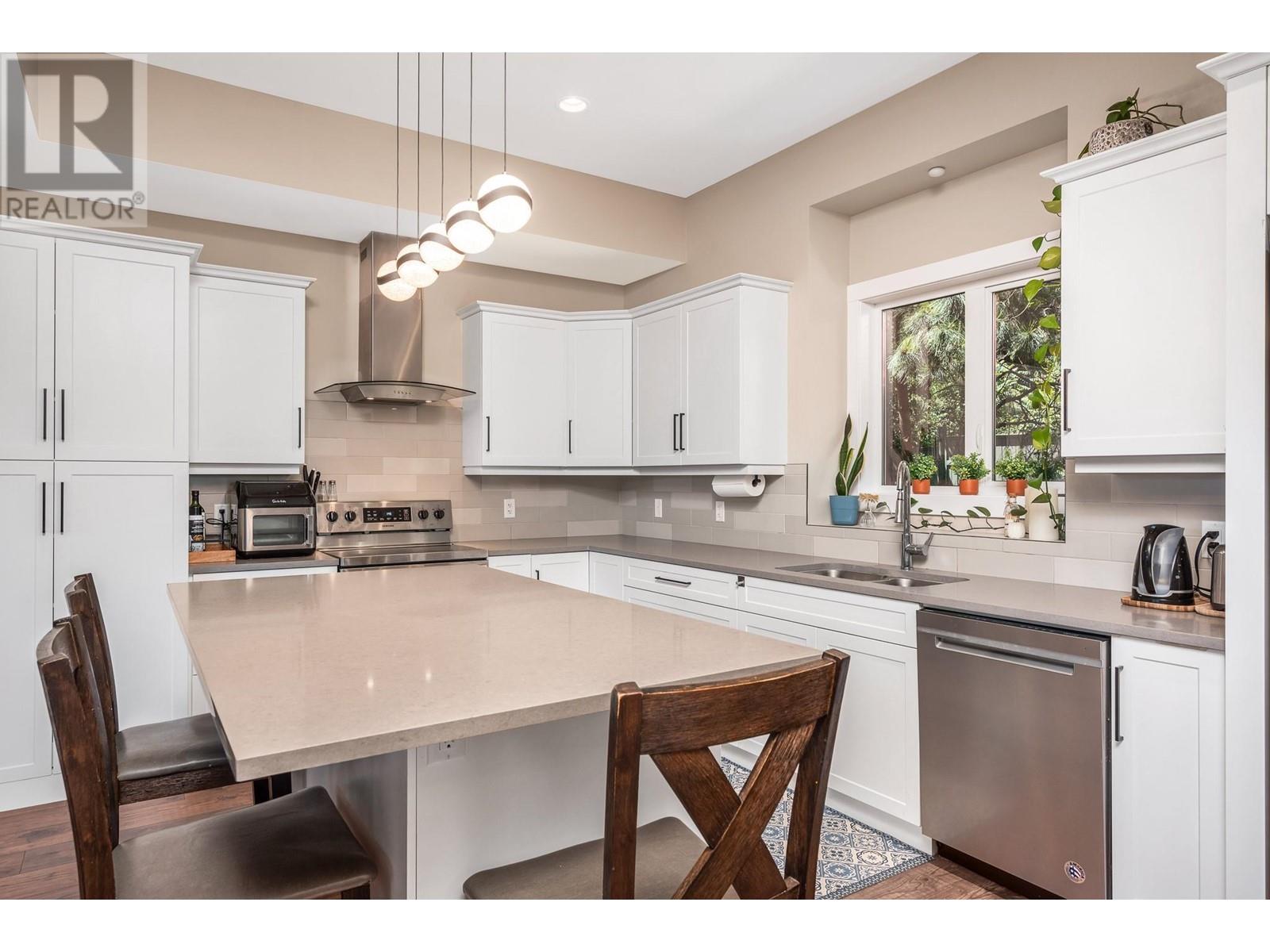Property at 2893 Robinson Road Unit# 7 image 4