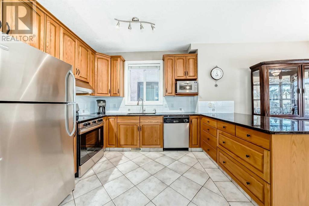 44 West Cedar Rise Sw, Calgary, Alberta  T3H 5E2 - Photo 6 - A2194674