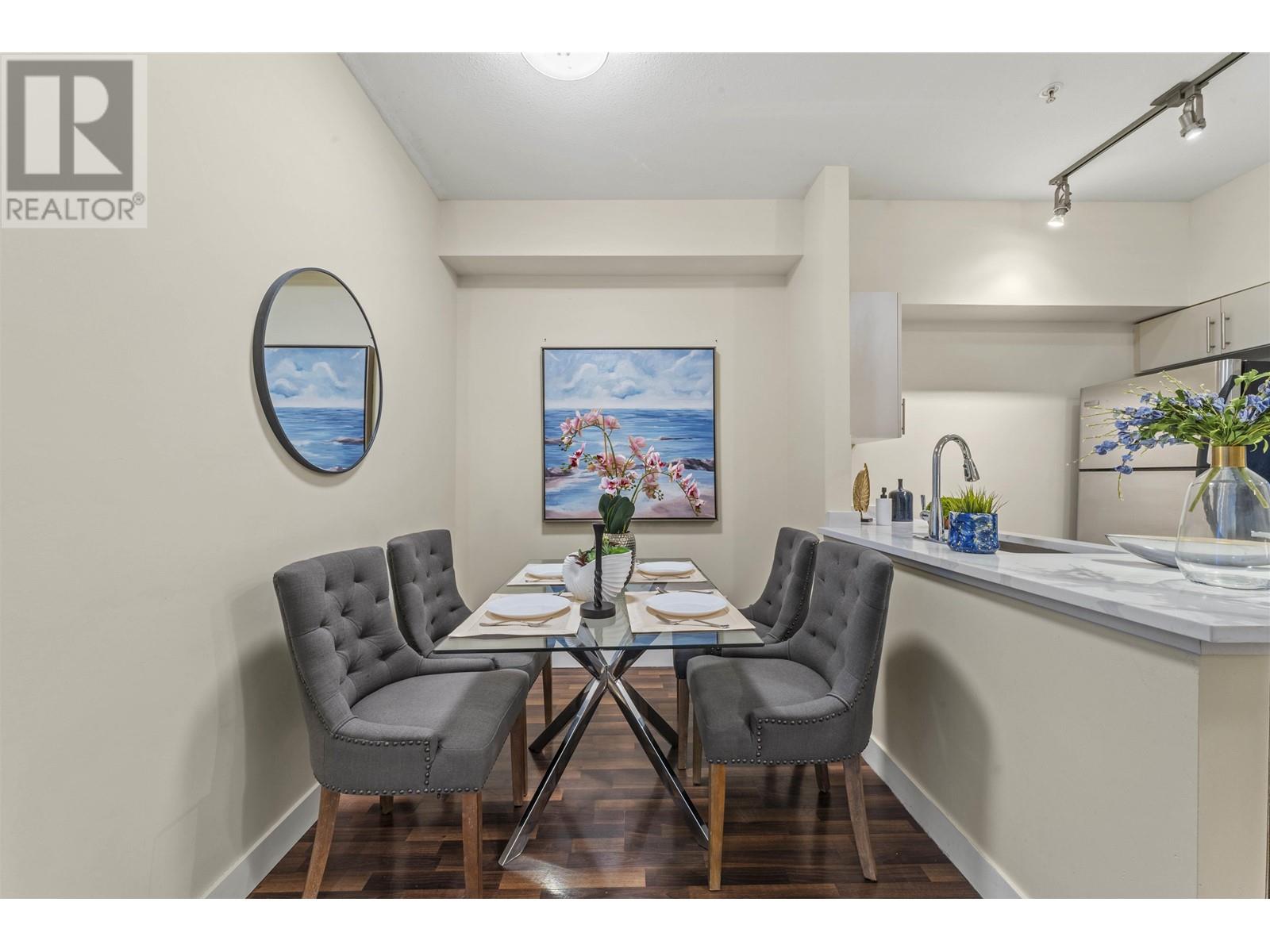 Listing Picture 5 of 23 : 105 5692 KINGS ROAD, Vancouver / 溫哥華 - 魯藝地產 Yvonne Lu Group - MLS Medallion Club Member