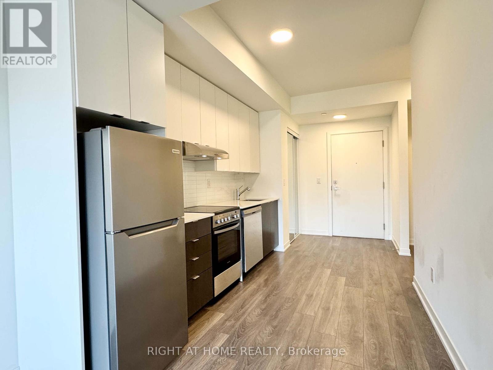 214 - 165 Canon Jackson Drive, Toronto, Ontario  M6M 0C4 - Photo 3 - W12018613