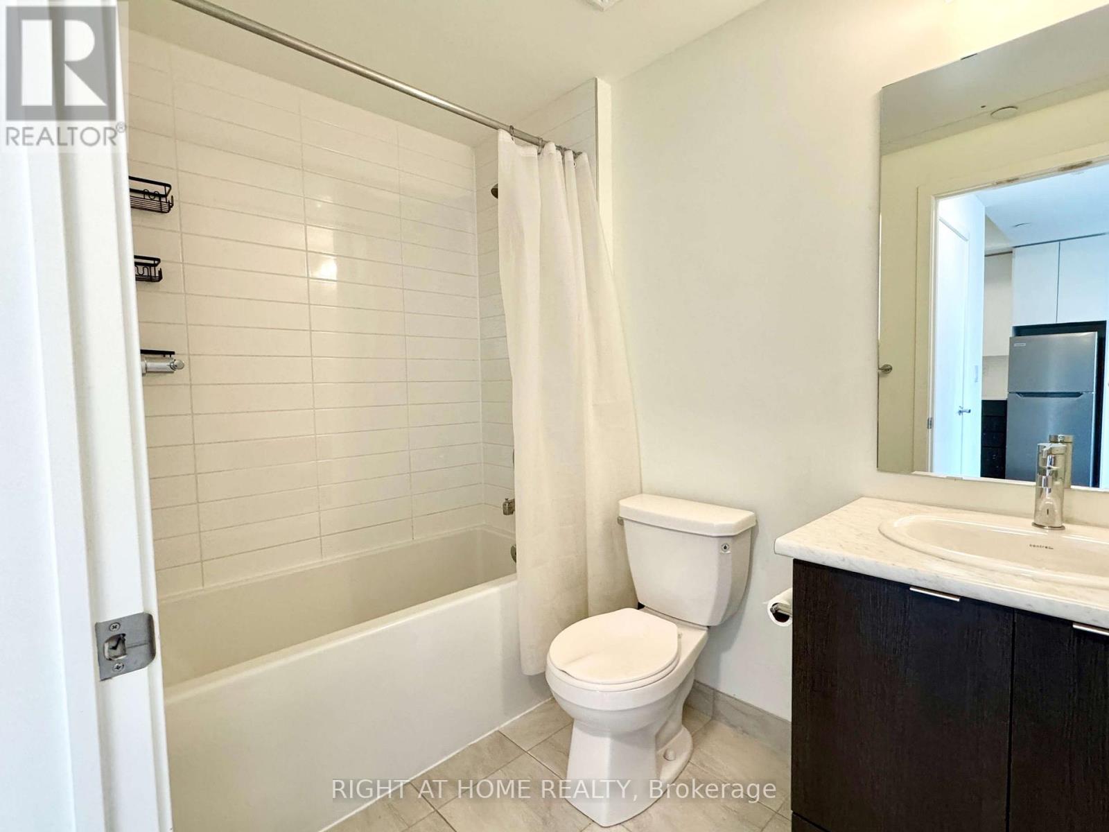 214 - 165 Canon Jackson Drive, Toronto, Ontario  M6M 0C4 - Photo 8 - W12018613