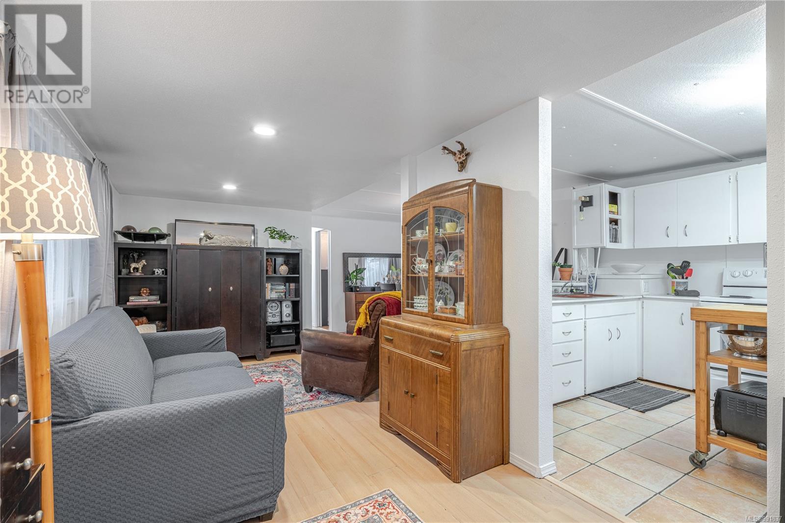 7 1201 Craigflower Rd, View Royal, British Columbia  V9A 2X9 - Photo 4 - 991837