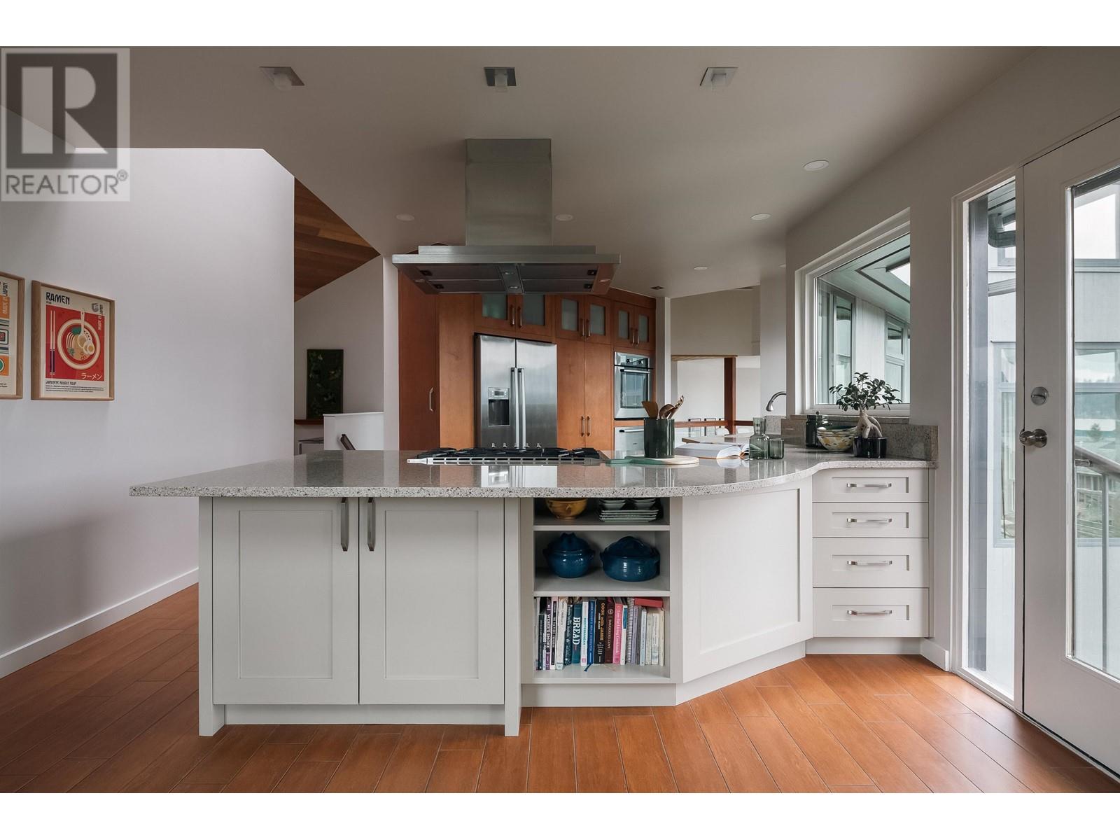 18 Crawford Bay, Port Moody, British Columbia  V3H 3N3 - Photo 17 - R2978134