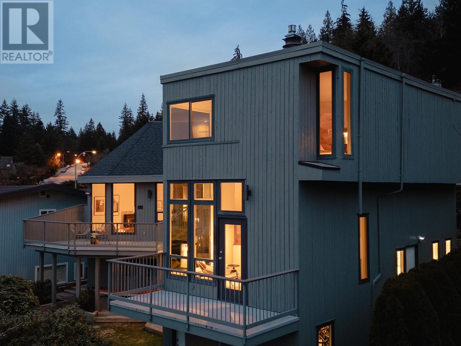 18 Crawford Bay, Port Moody, British Columbia  V3H 3N3 - Photo 37 - R2978134