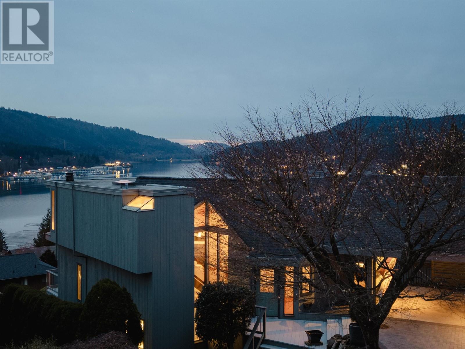 18 Crawford Bay, Port Moody, British Columbia  V3H 3N3 - Photo 40 - R2978134