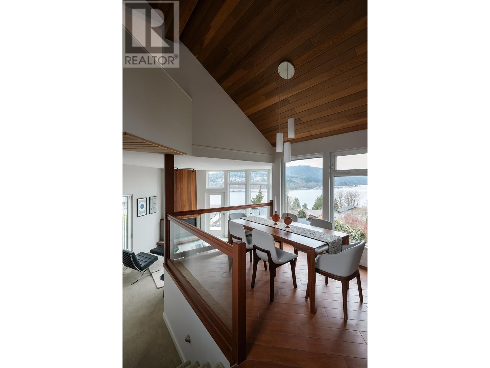 18 Crawford Bay, Port Moody, British Columbia  V3H 3N3 - Photo 7 - R2978134