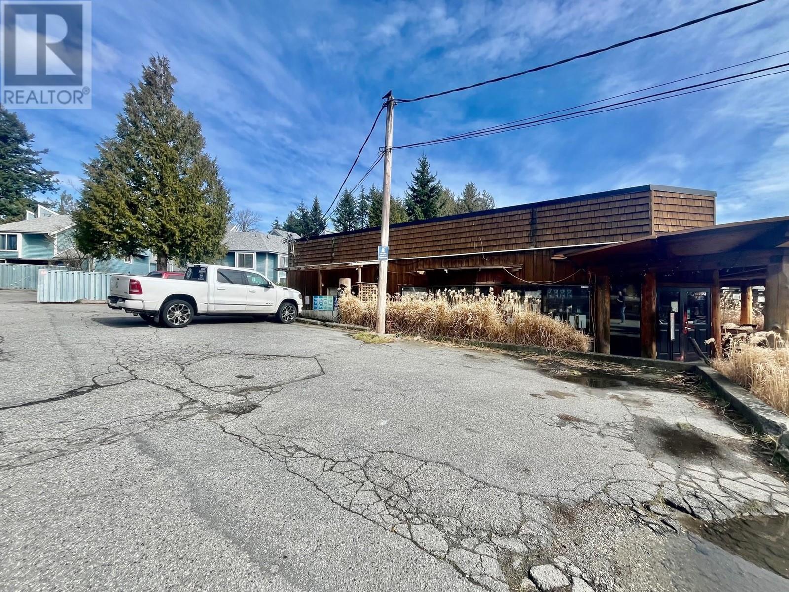 818 Gibsons Way, Gibsons, British Columbia  V0N 1V7 - Photo 9 - C8067547