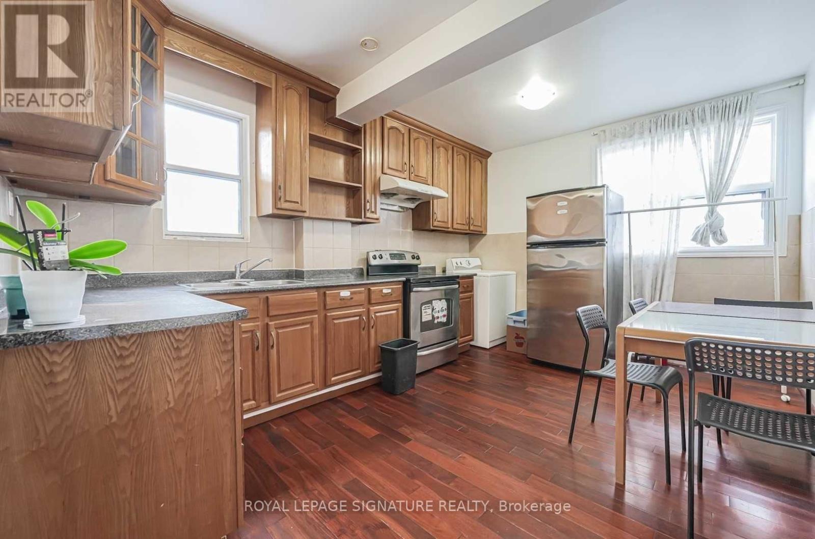 80 Markham Street, Toronto, Ontario  M6J 2G5 - Photo 2 - C12020725
