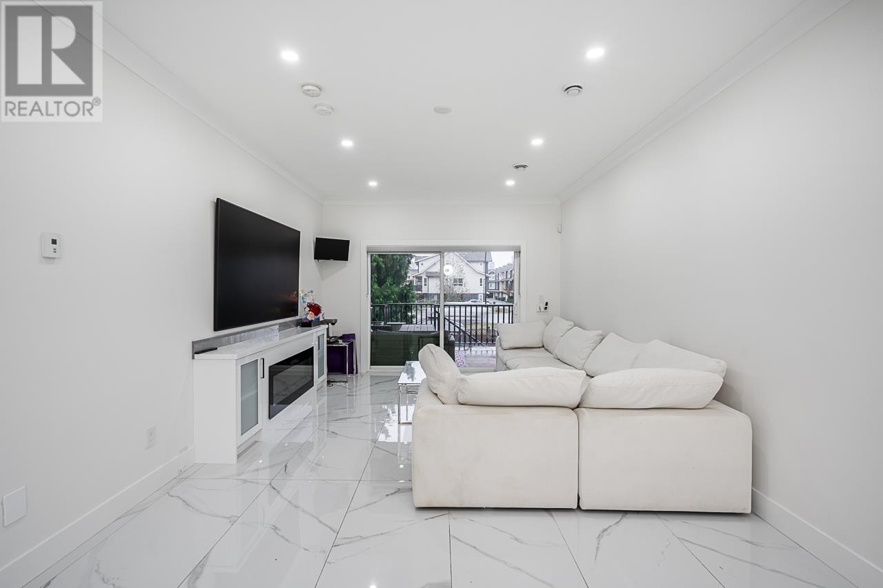 355 Johnston Street, New Westminster, British Columbia  V3M 5H4 - Photo 8 - R2978014