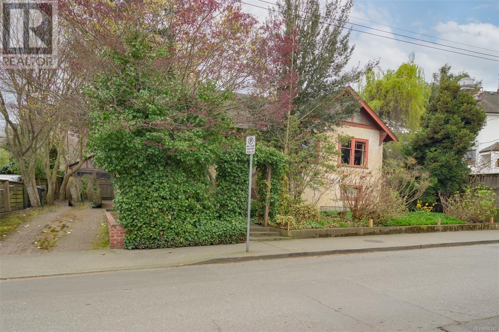 Property at 517 Toronto St image 2