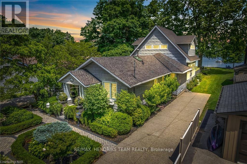 Property at 294 PROSPECT POINT ROAD S image 1