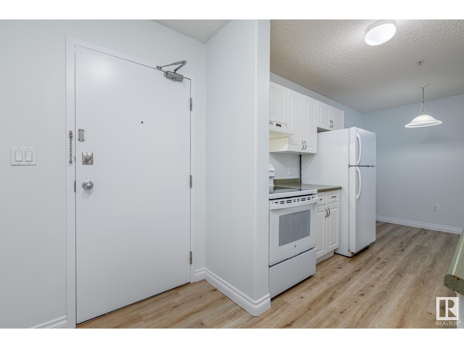Property at #303 11446 40 AV NW image 3