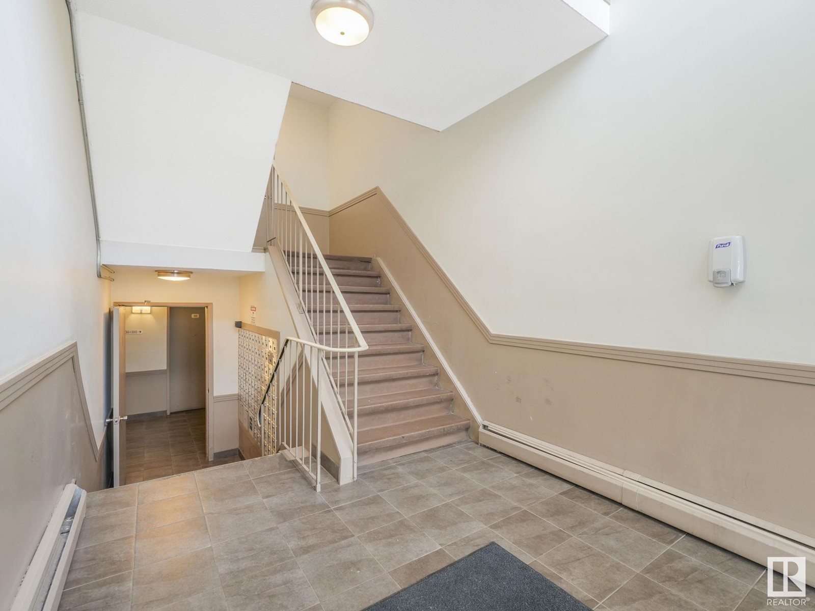 Property at #124 8604 GATEWAY BV NW image 5