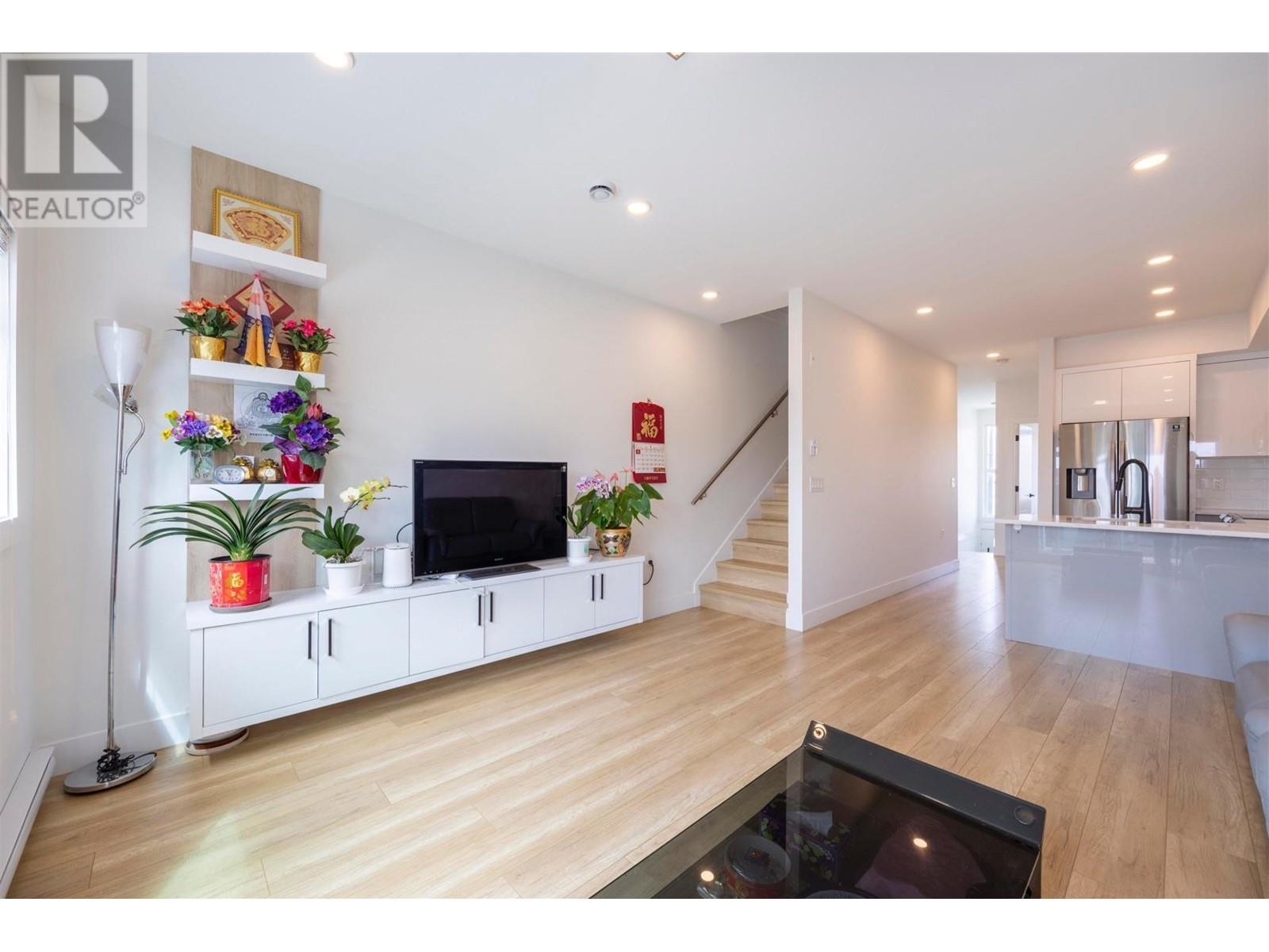 13 6288 Beresford Street, Burnaby, British Columbia  V5J 1K2 - Photo 5 - R2976669