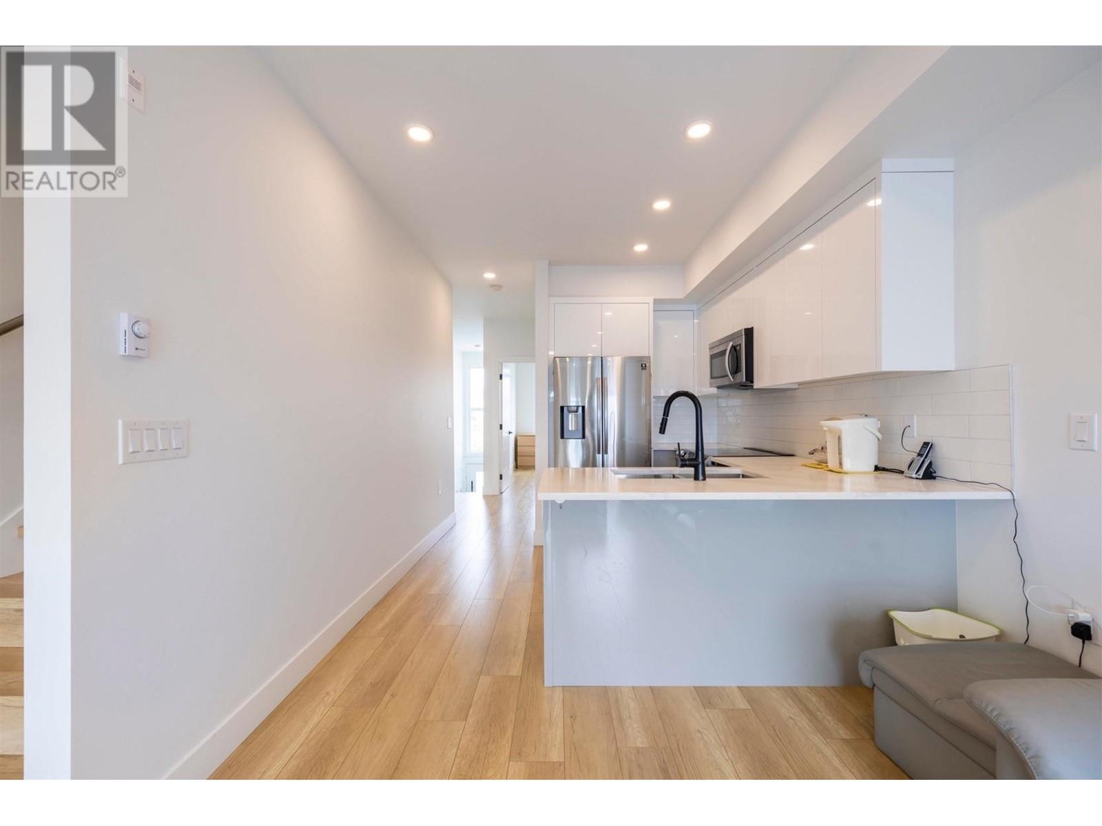 13 6288 Beresford Street, Burnaby, British Columbia  V5J 1K2 - Photo 10 - R2976669