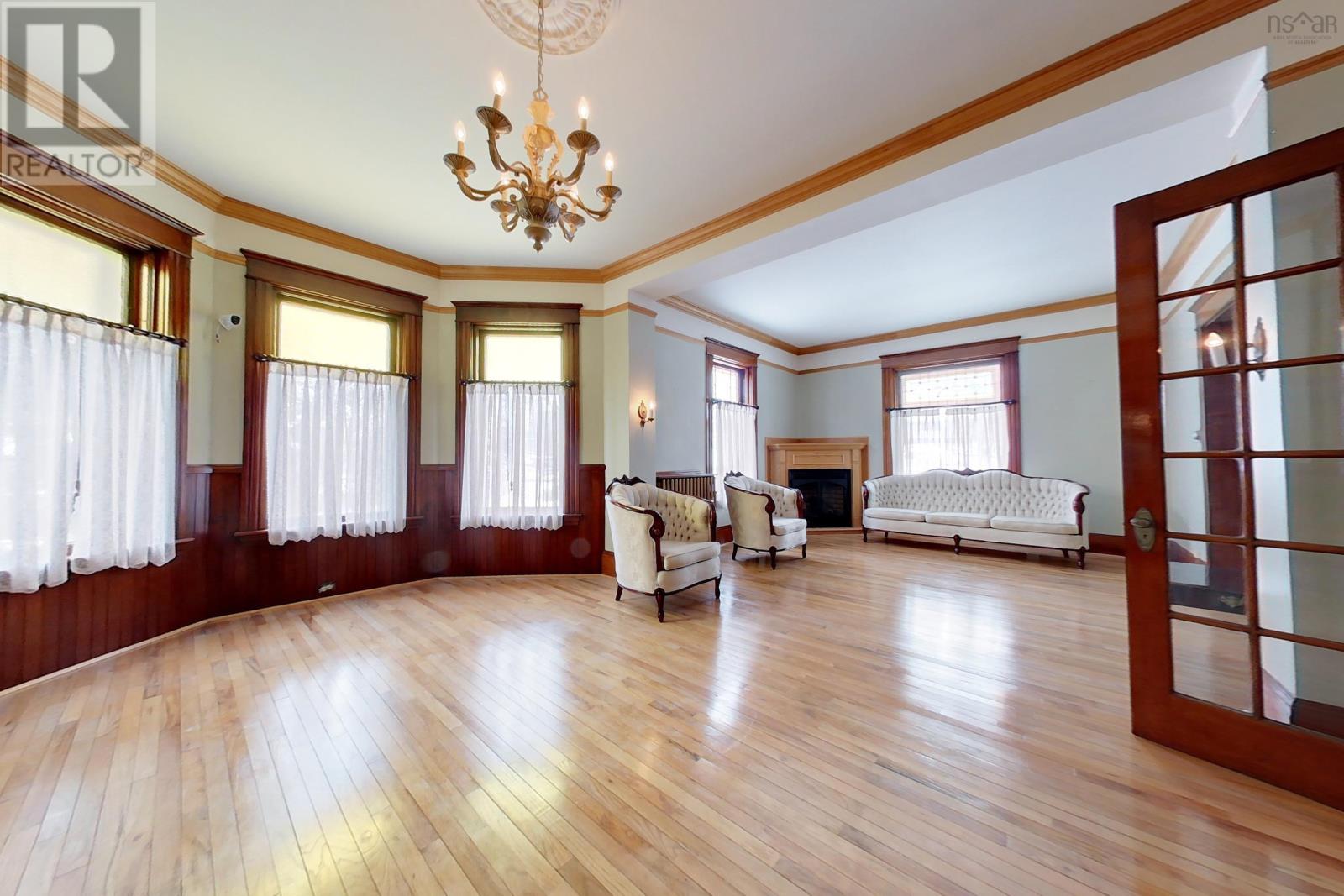 202 Victoria Street E, Amherst, Nova Scotia  B4H 1Y9 - Photo 13 - 202504947