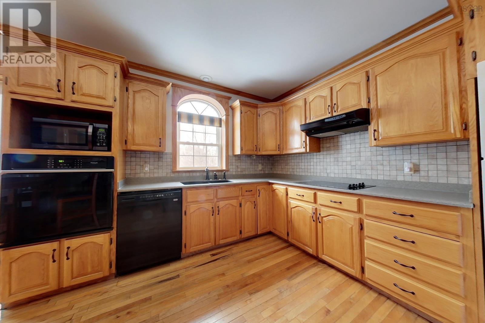 202 Victoria Street E, Amherst, Nova Scotia  B4H 1Y9 - Photo 16 - 202504947