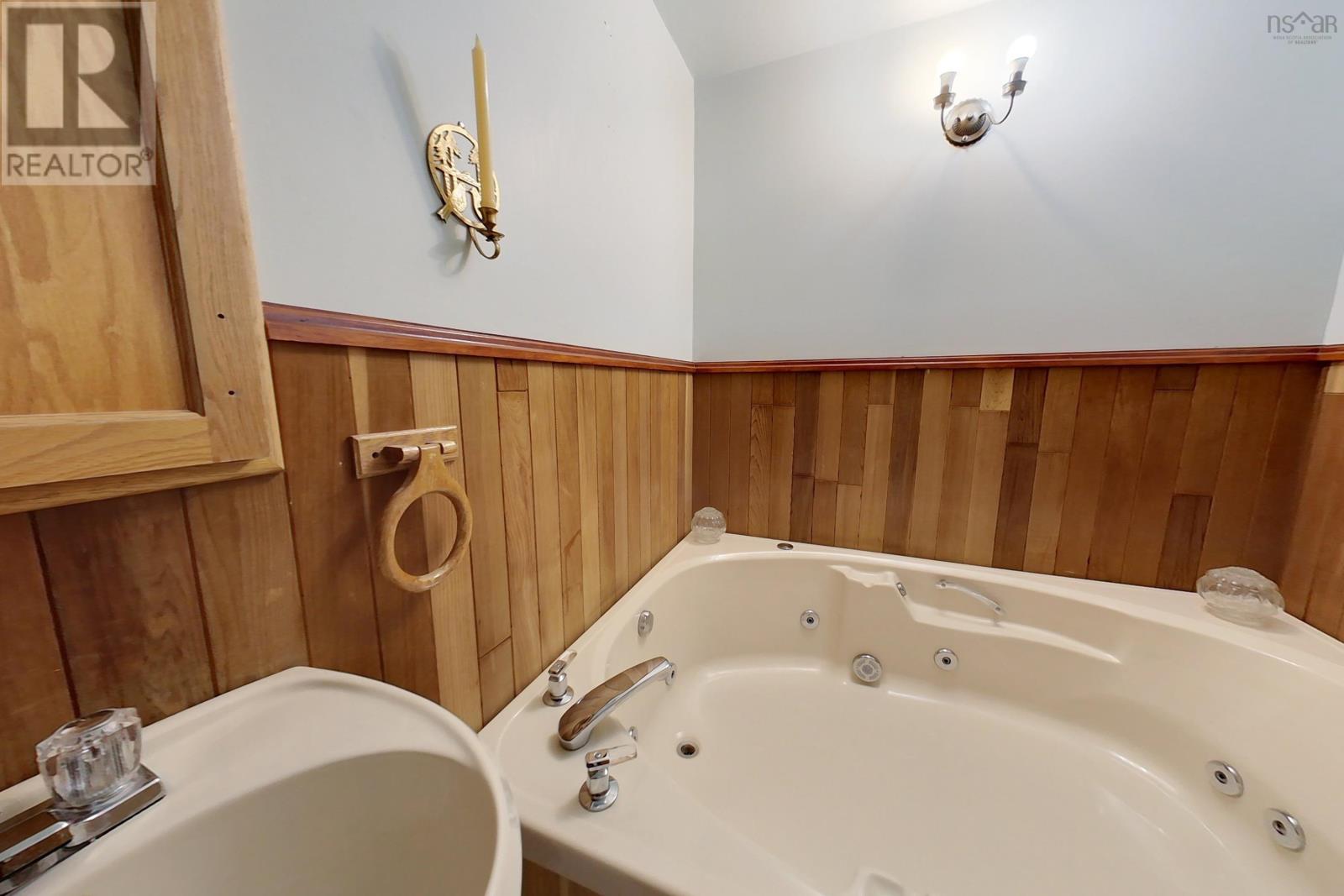 202 Victoria Street E, Amherst, Nova Scotia  B4H 1Y9 - Photo 22 - 202504947