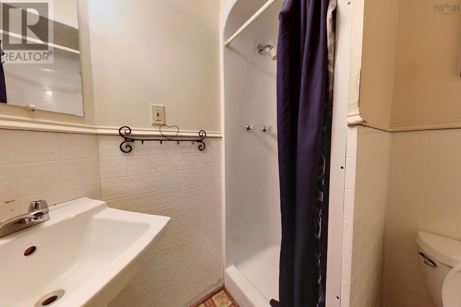 202 Victoria Street E, Amherst, Nova Scotia  B4H 1Y9 - Photo 27 - 202504947