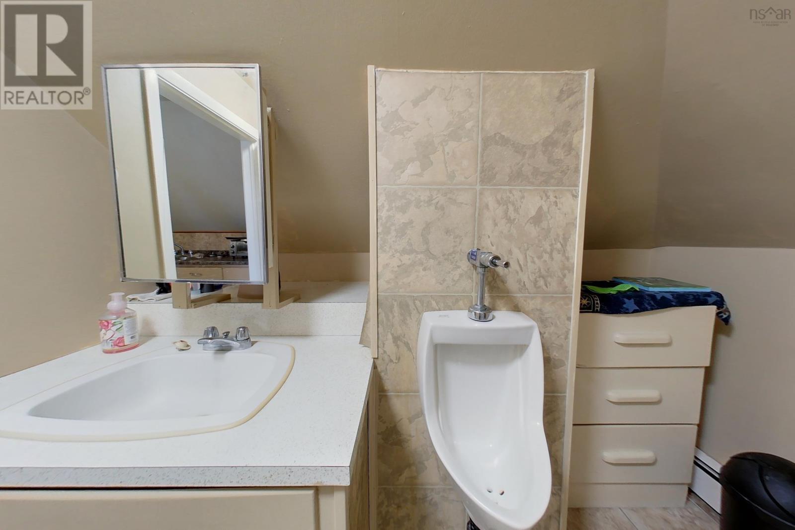 202 Victoria Street E, Amherst, Nova Scotia  B4H 1Y9 - Photo 35 - 202504947