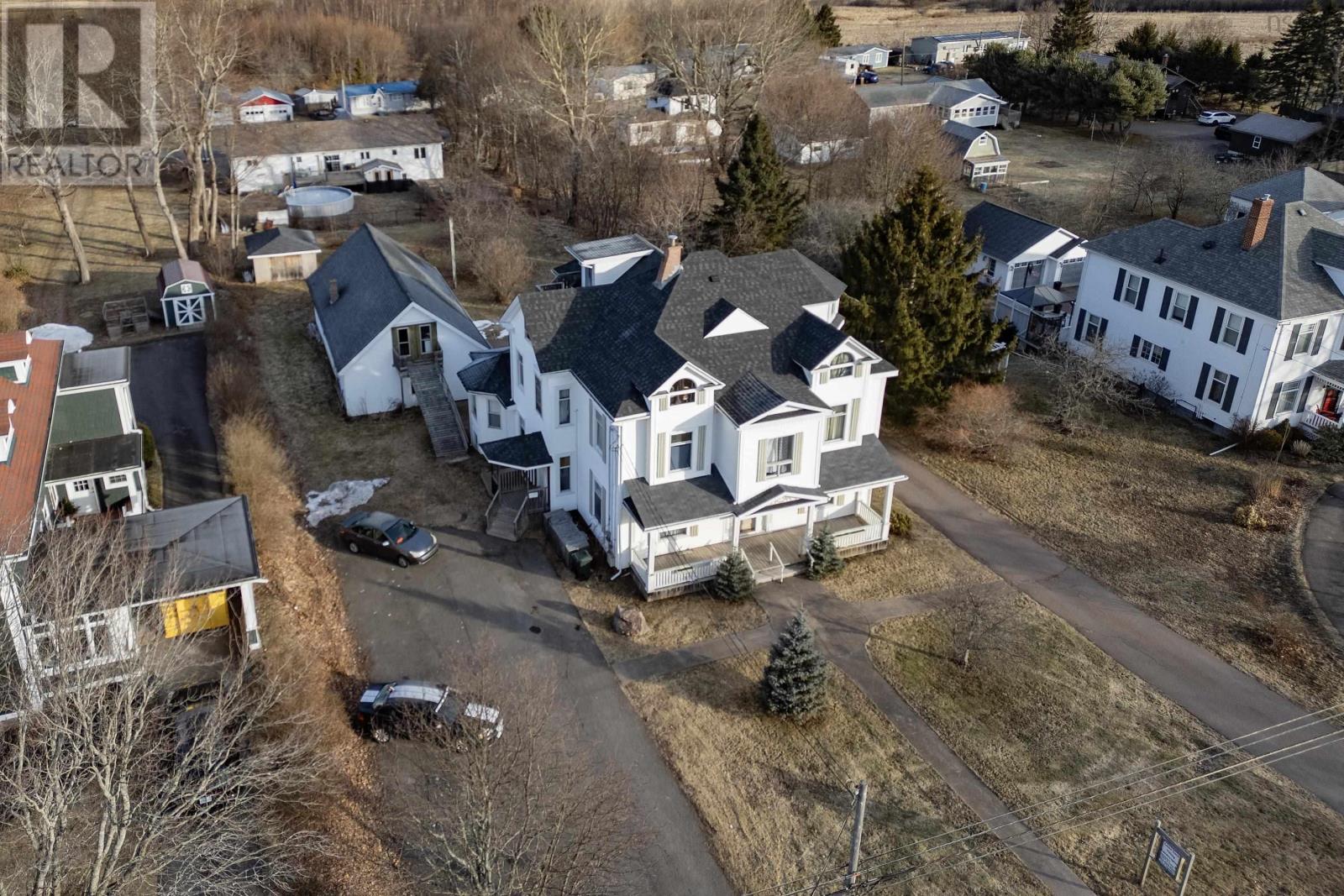 202 Victoria Street E, Amherst, Nova Scotia  B4H 1Y9 - Photo 4 - 202504947