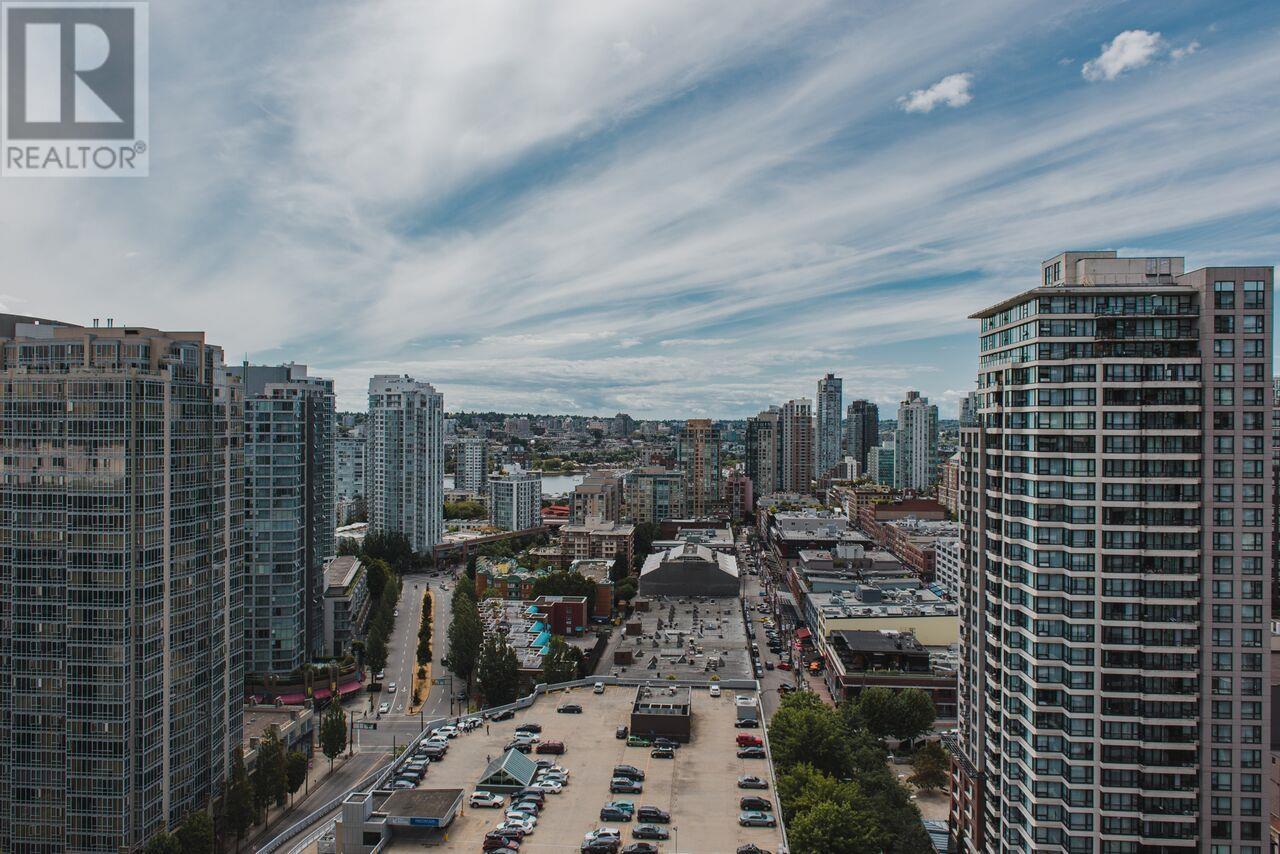 Listing Picture 13 of 15 : 2101 888 HAMILTON STREET, Vancouver / 溫哥華 - 魯藝地產 Yvonne Lu Group - MLS Medallion Club Member