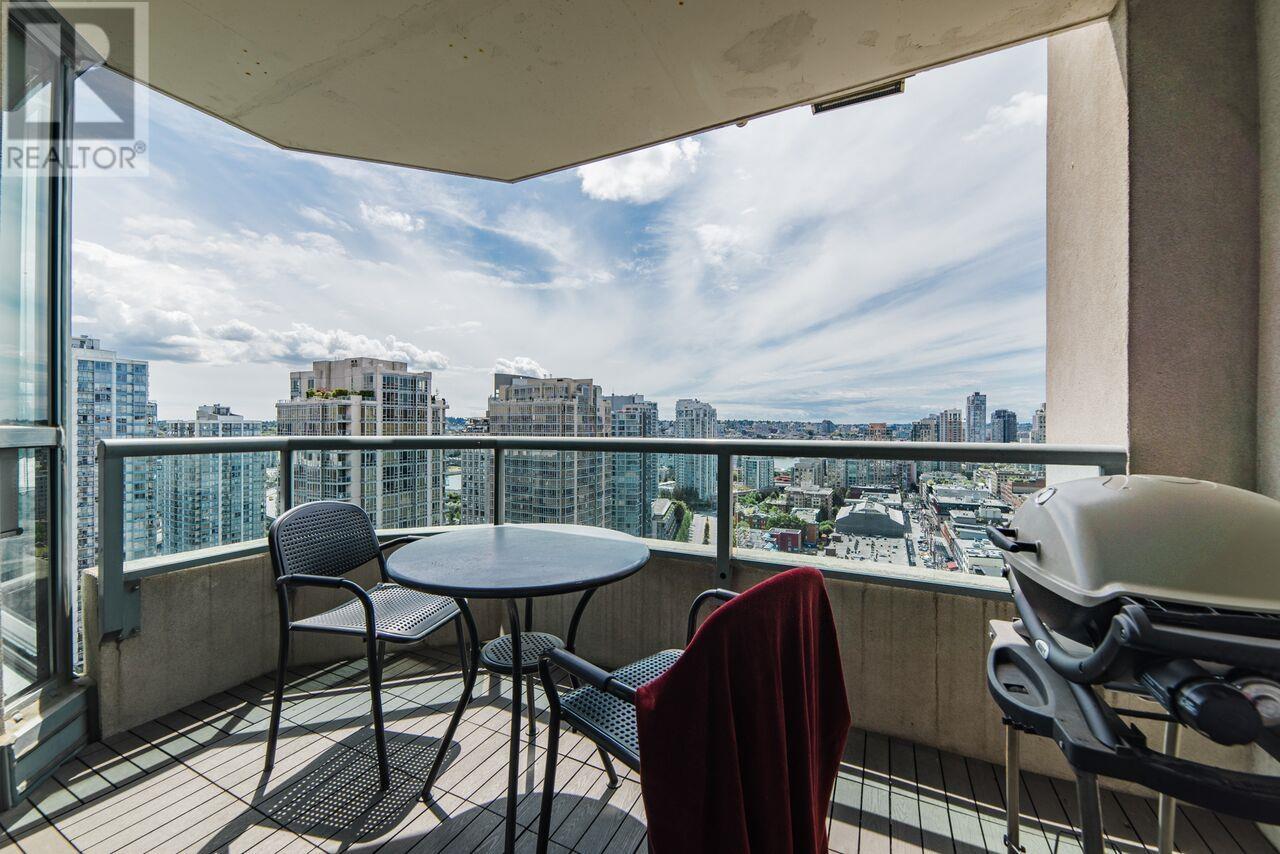 Listing Picture 7 of 15 : 2101 888 HAMILTON STREET, Vancouver / 溫哥華 - 魯藝地產 Yvonne Lu Group - MLS Medallion Club Member