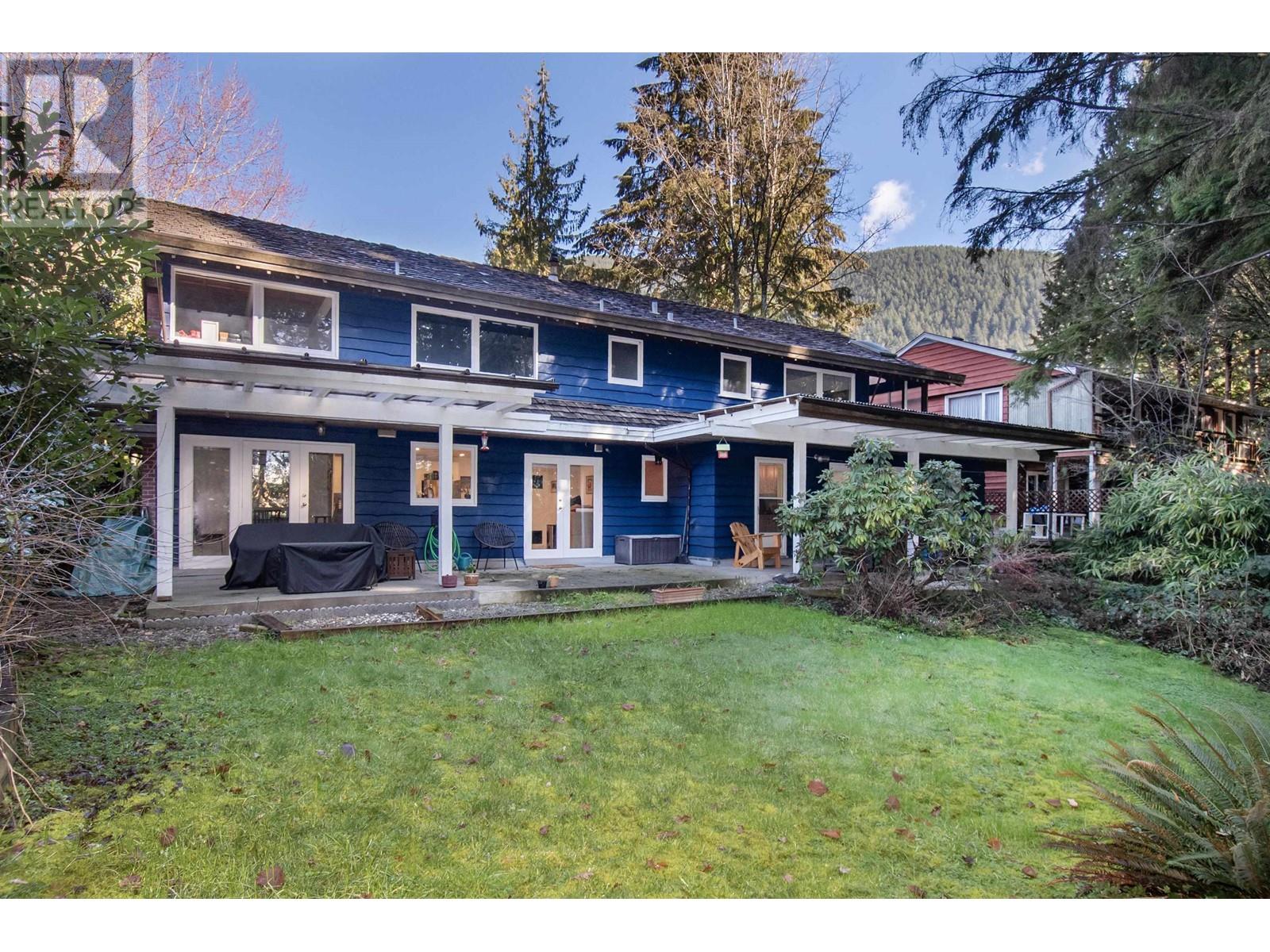 937 Montroyal Boulevard, North Vancouver, British Columbia  V7R 2G9 - Photo 1 - R2977933