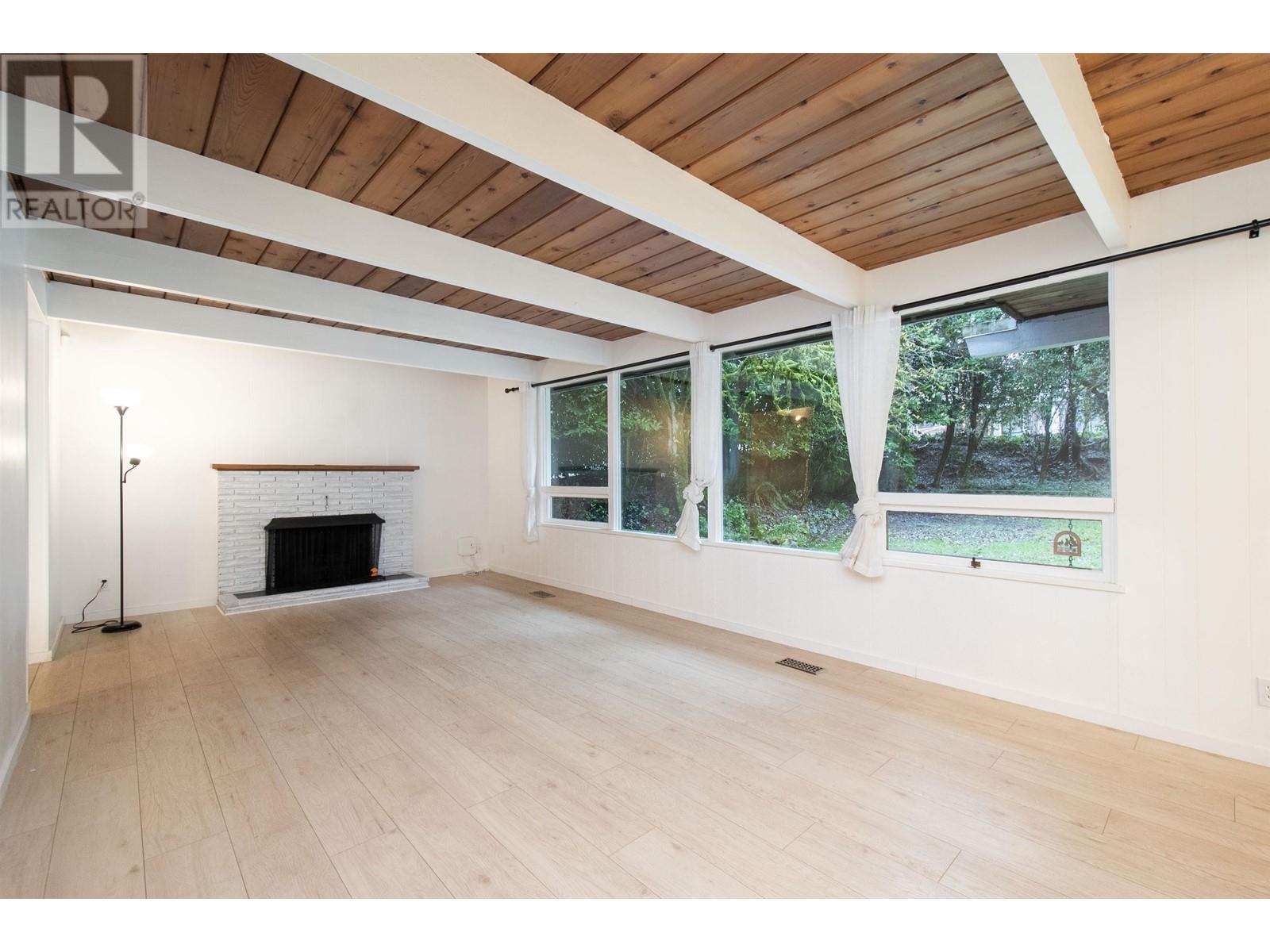 937 Montroyal Boulevard, North Vancouver, British Columbia  V7R 2G9 - Photo 6 - R2977933