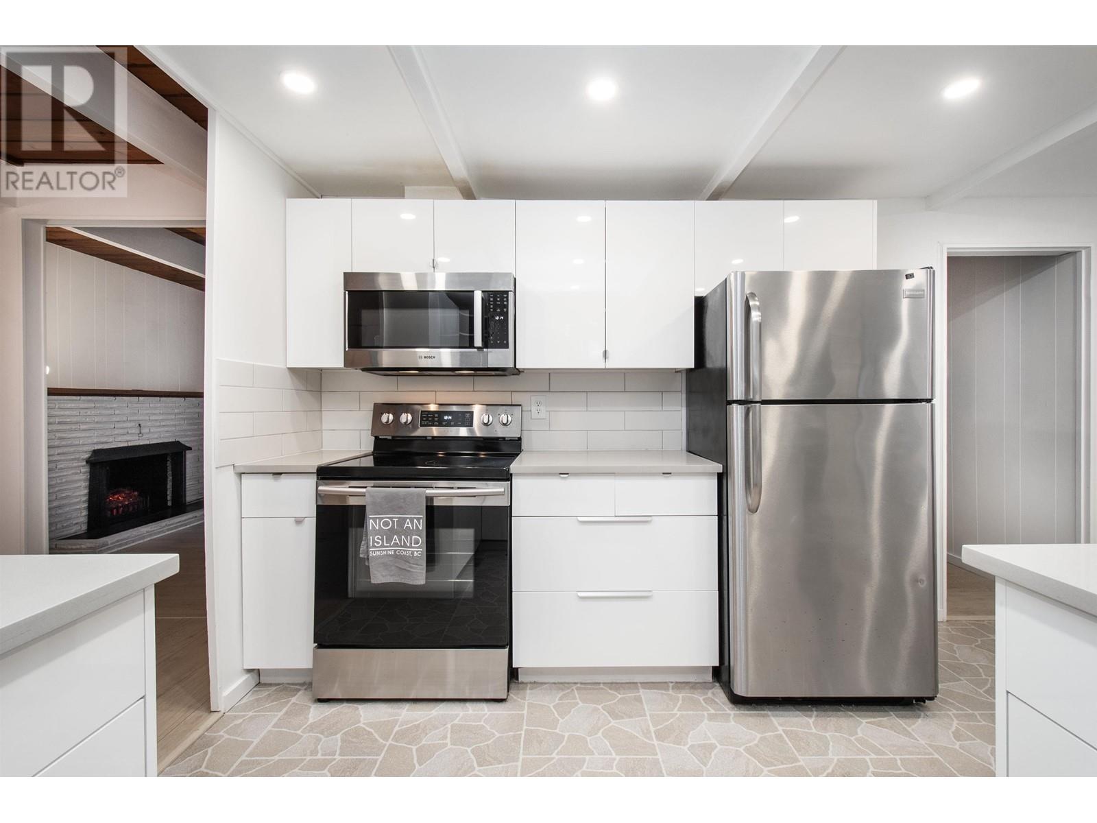 937 Montroyal Boulevard, North Vancouver, British Columbia  V7R 2G9 - Photo 11 - R2977933