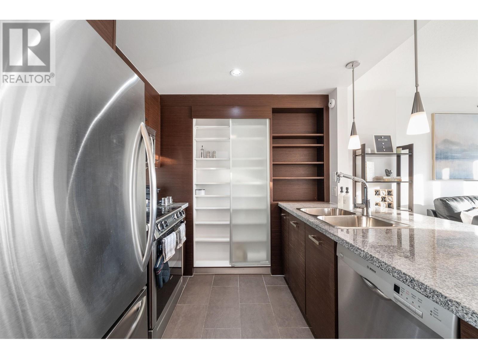 706 2959 Glen Drive, Coquitlam, British Columbia  V3B 0B8 - Photo 12 - R2978153