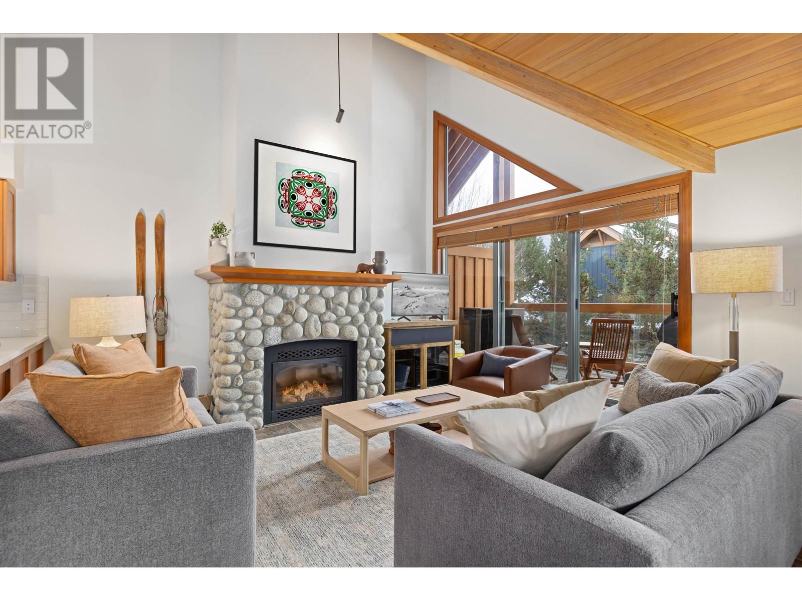 B 4847 Casabella Crescent, Whistler, British Columbia  V8E 0Z4 - Photo 2 - R2978170