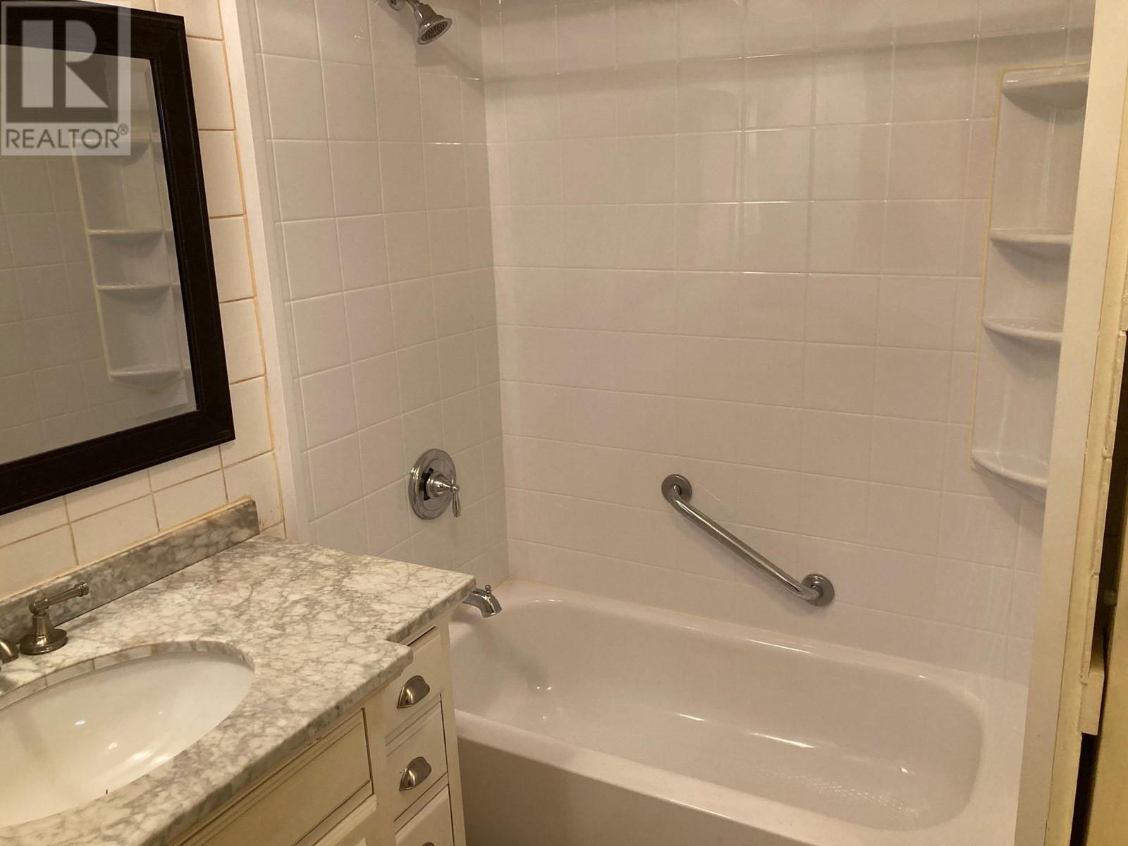 227 Tomahawk Avenue, West Vancouver, British Columbia  V7P 1C4 - Photo 19 - R2975105