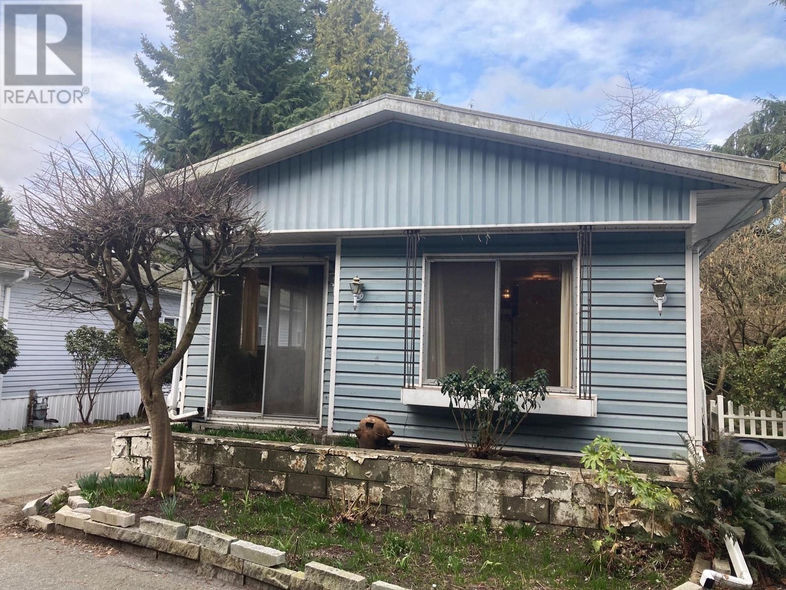 227 Tomahawk Avenue, West Vancouver, British Columbia  V7P 1C4 - Photo 2 - R2975105