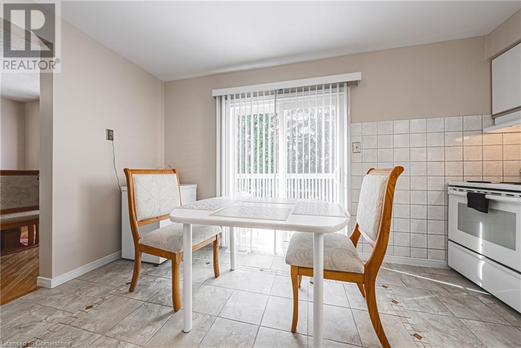 27 Westchester Drive, Kitchener, Ontario  N2B 3T1 - Photo 6 - 40696164