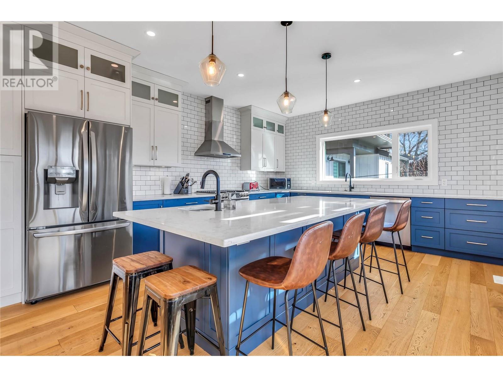 Property at 841 & 843 Martin Avenue image 5
