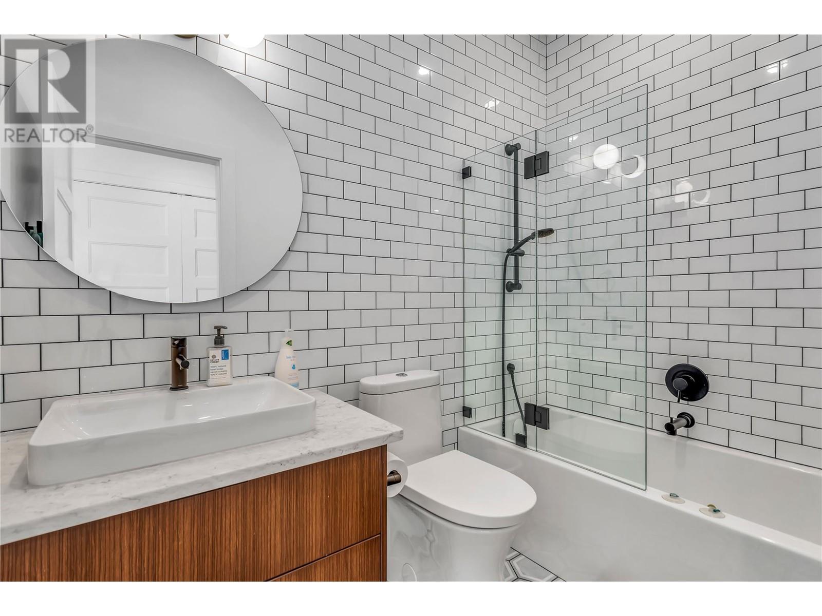 841 & 843 Martin Avenue, Kelowna, British Columbia  V1Y 6V4 - Photo 29 - 10337747