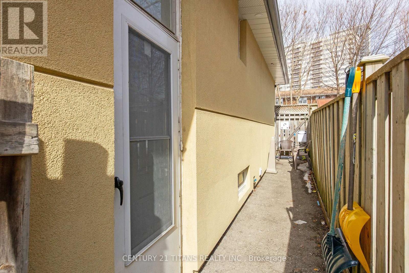 111 Dolly Varden Boulevard, Toronto, Ontario  M1H 2K7 - Photo 37 - E12020858