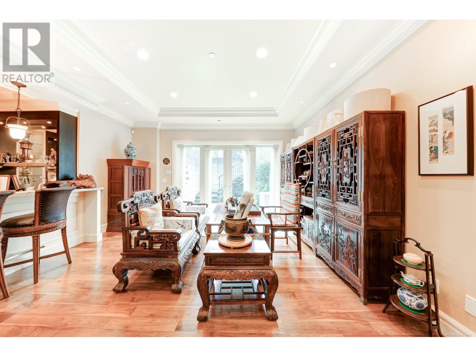 Listing Picture 32 of 36 : 1922 W 44TH AVENUE, Vancouver / 溫哥華 - 魯藝地產 Yvonne Lu Group - MLS Medallion Club Member