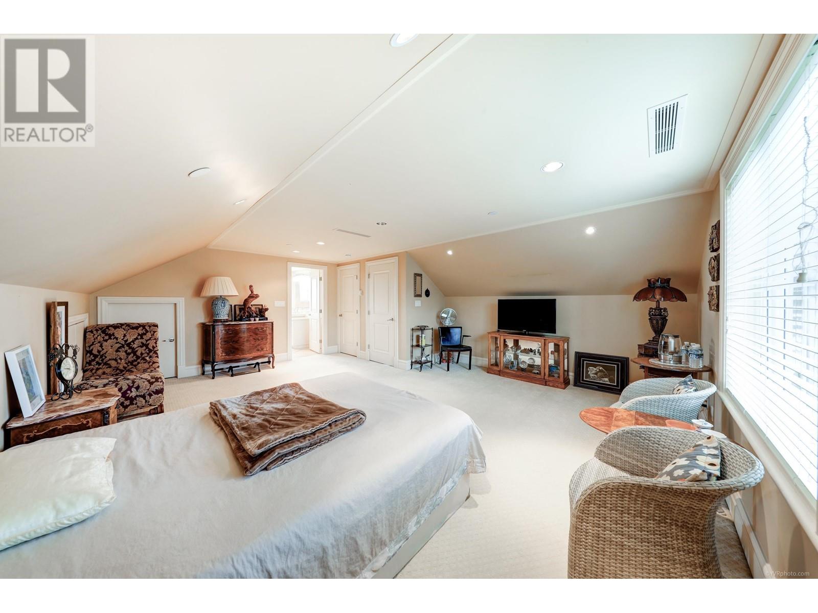 Listing Picture 27 of 36 : 1922 W 44TH AVENUE, Vancouver / 溫哥華 - 魯藝地產 Yvonne Lu Group - MLS Medallion Club Member