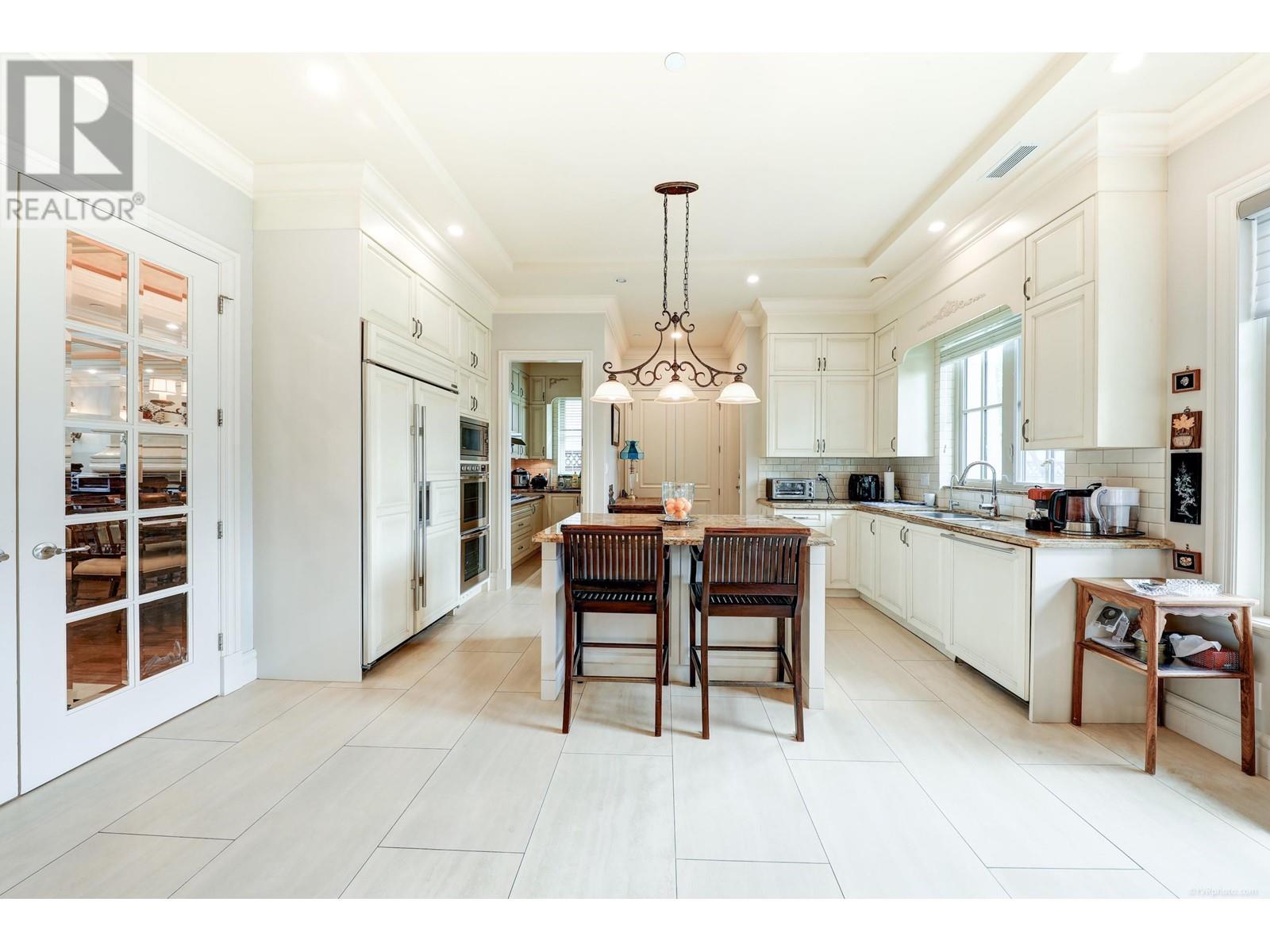 Listing Picture 14 of 36 : 1922 W 44TH AVENUE, Vancouver / 溫哥華 - 魯藝地產 Yvonne Lu Group - MLS Medallion Club Member
