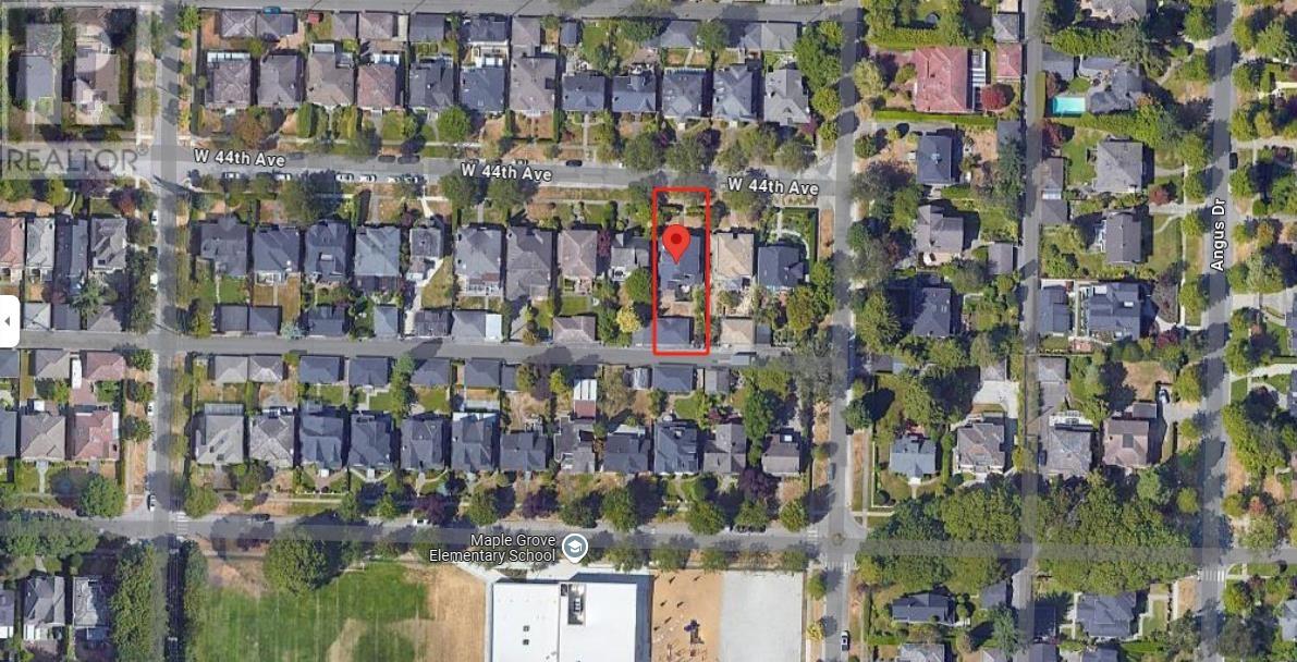 Listing Picture 7 of 36 : 1922 W 44TH AVENUE, Vancouver / 溫哥華 - 魯藝地產 Yvonne Lu Group - MLS Medallion Club Member