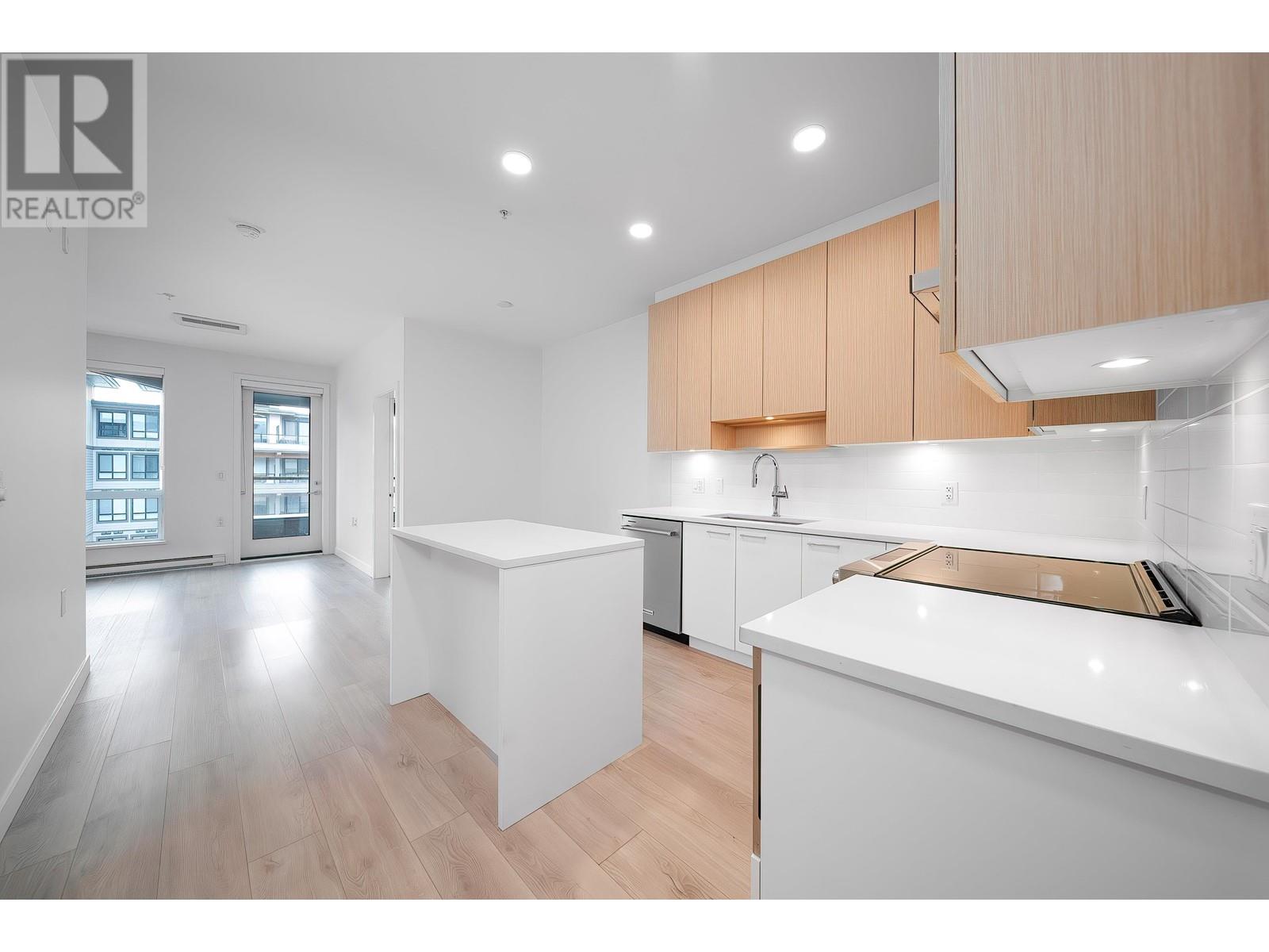 518 7588 16th Street, Burnaby, British Columbia  V3N 0H8 - Photo 3 - R2974833