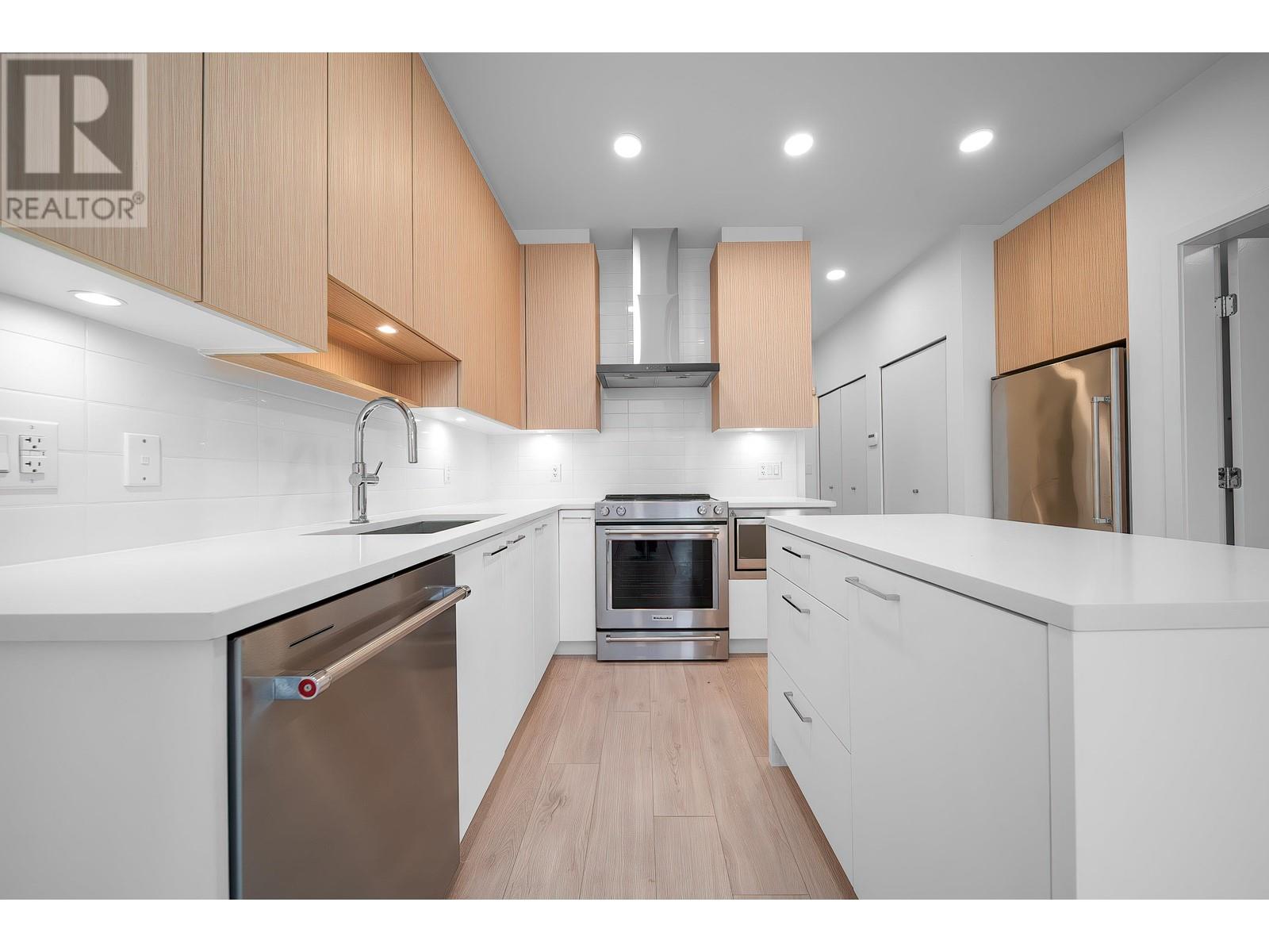 518 7588 16th Street, Burnaby, British Columbia  V3N 0H8 - Photo 10 - R2974833