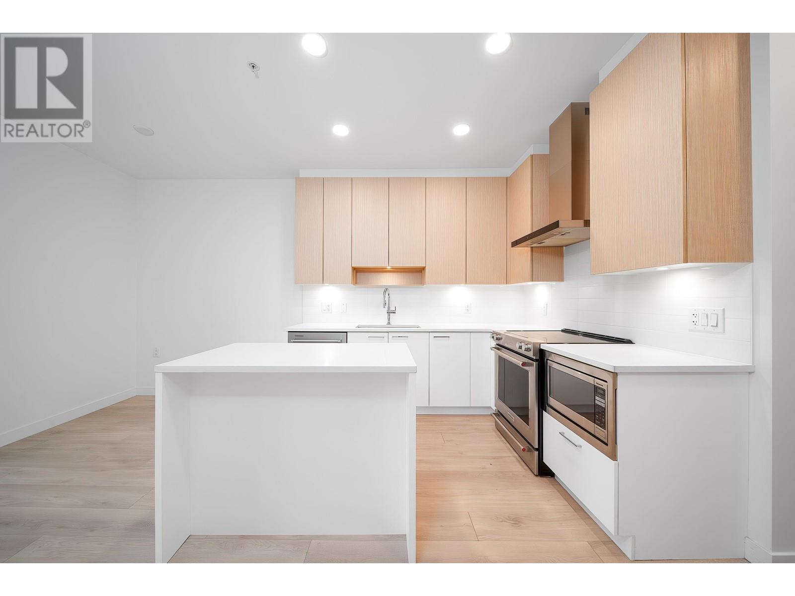 518 7588 16th Street, Burnaby, British Columbia  V3N 0H8 - Photo 8 - R2974833